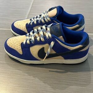 Women size 9 Dodger Blue Nike Dunks